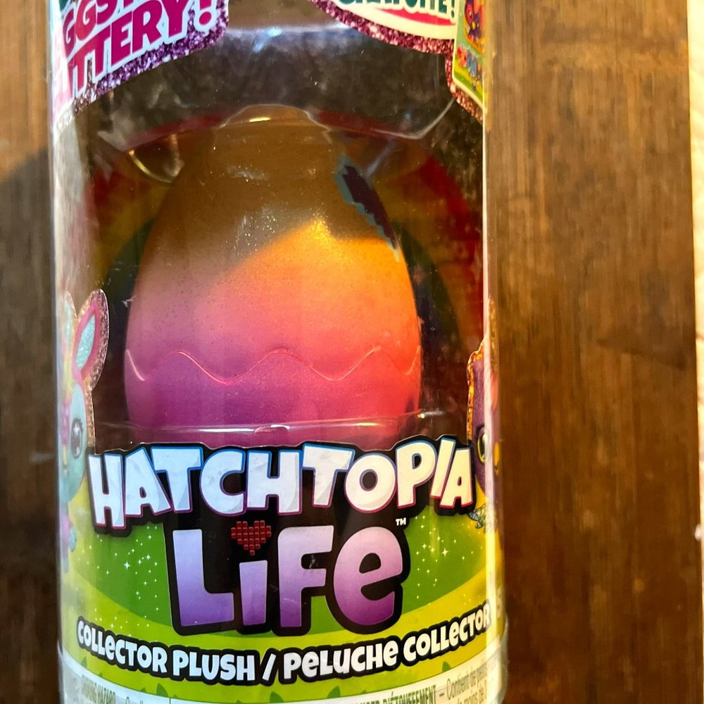 Hatchimals Hatchtopia Life, 2-inch tall Plush Hatchimals with Interactive Game